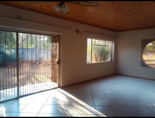 4 BEDROOM HOUSE FOR SALE IN VANDERBIJLPARK SE 3